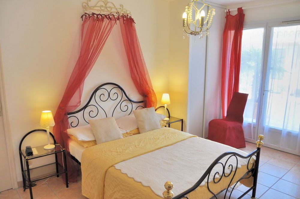 Appart'Hotel Villa Elaia Puymeras Exterior photo